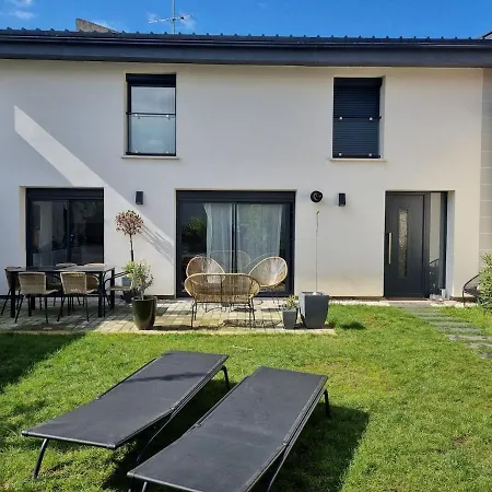Maison Spacieuse Avec Jardin Holiday home Drancy